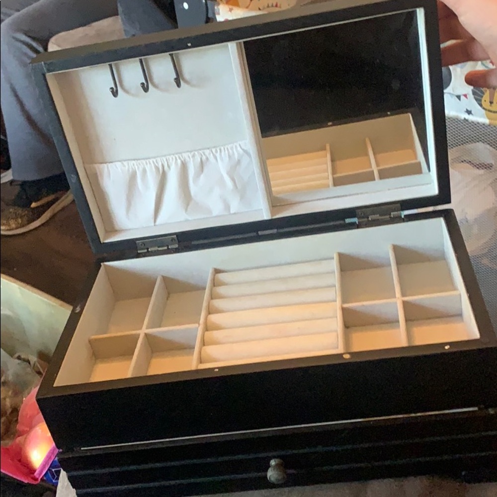 Women’s jewelry box